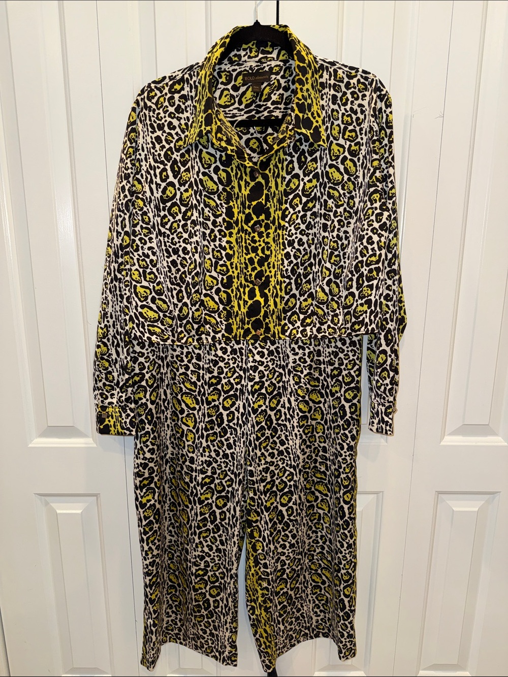 BOLD elements Yellow and Black Leopard Print Women's Set